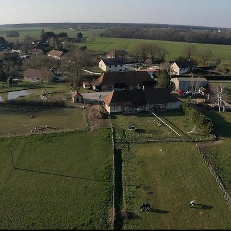 Hotel La ferme de la chassagne Devrouze Exterior foto