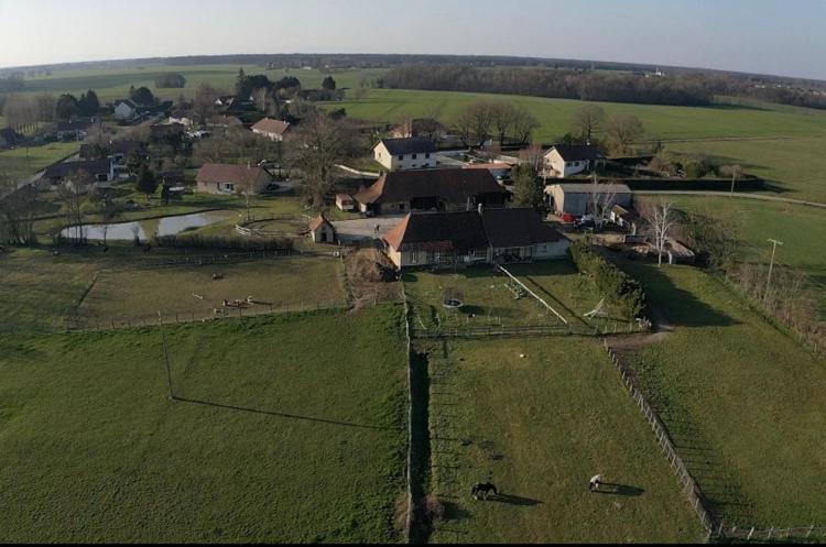 Hotel La ferme de la chassagne Devrouze Exterior foto